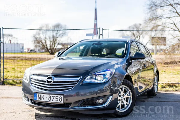 Opel Opel Insignia ar 2.0 litru dīzeļdzinēju un automāt