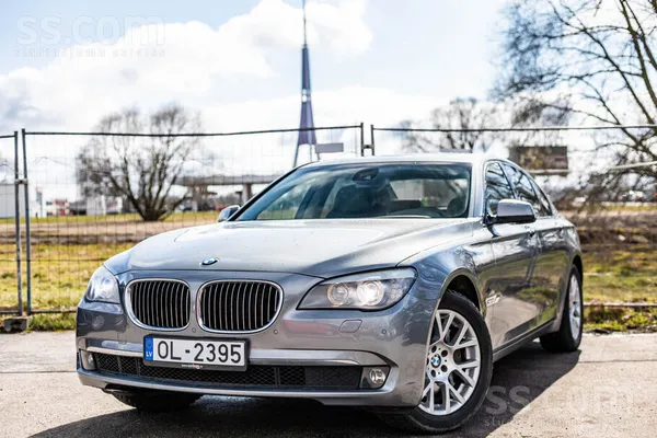 BMW BMW 730d ar 3.0 dīzeļdegvielu un automātisko ātrum