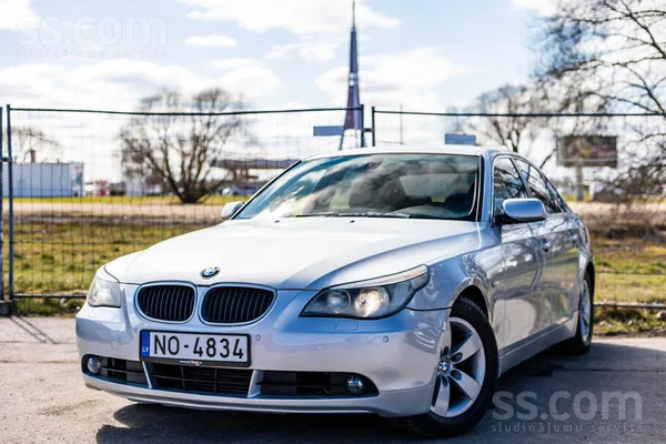 BMW BMW 525d ar 2.5 dīzeļdzinēju un automātisko ātrumk