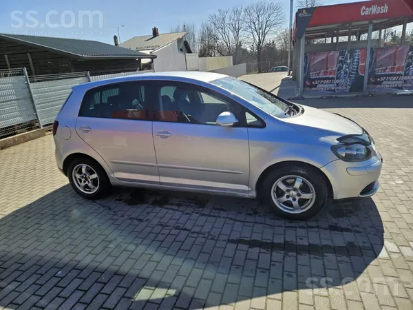 Volkswagen Auto ļoti labā stāvoklī, tikko izieta jauna tehnis