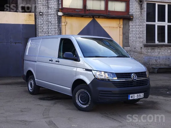 Uznemums Pārdod uzticamu Volkswagen Transporter T6 kravas busiņu. Auto teica