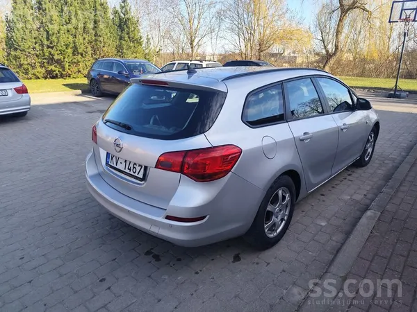 Opel Pārdod normālu ģimenes, darba auto. Iet mīksti klu