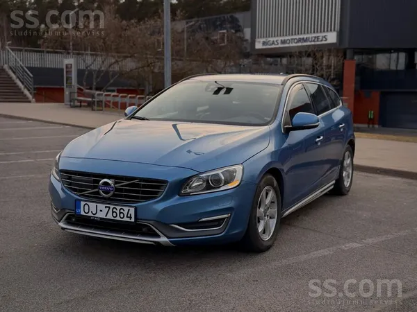 Volvo Pārdodas simpātisks Volvo V60 2.0l Automāts. 