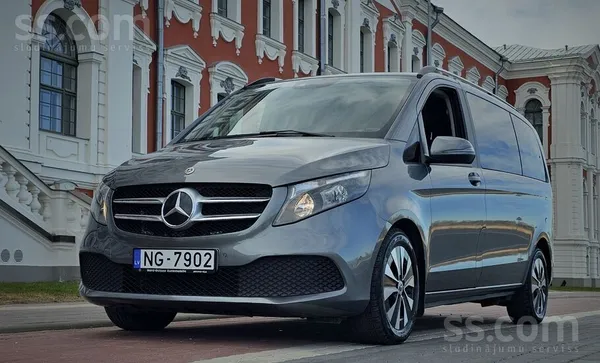 Pārdodu šo Mercedes-Benz Vklass ar oriģinālu 100t km nobraukumu. 2.0d/140kw/
