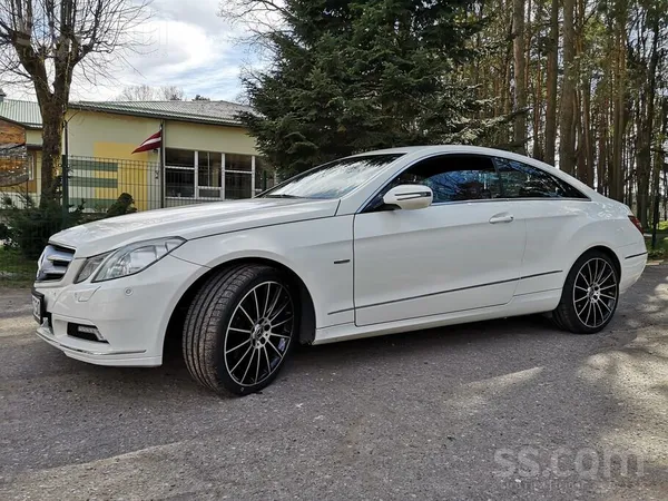 Mercedes Benz E350, 2009 gads. 3.0l dīzelis, automāts. 

Aprīkokjums un īp