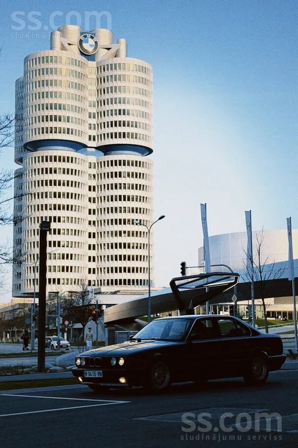 BMW Labdien. 