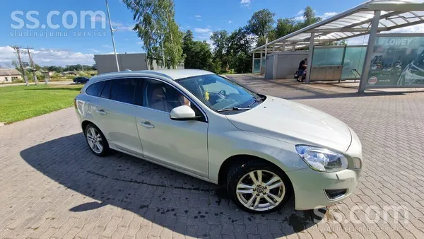 Volvo Volvo V60 2011izlaiduma gads 