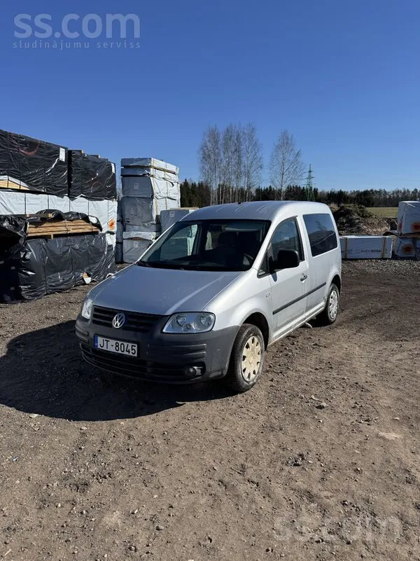 Pārdodu labu Caddy šur tur pa rūsiņai lien laukā, bet kopumā labs auto. Līdz