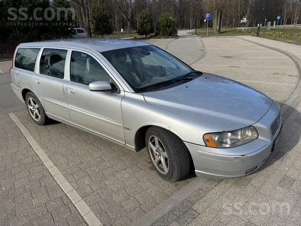 Volvo Pārdošanā V70, braukšanas kārtībā, ir vizuāli defe