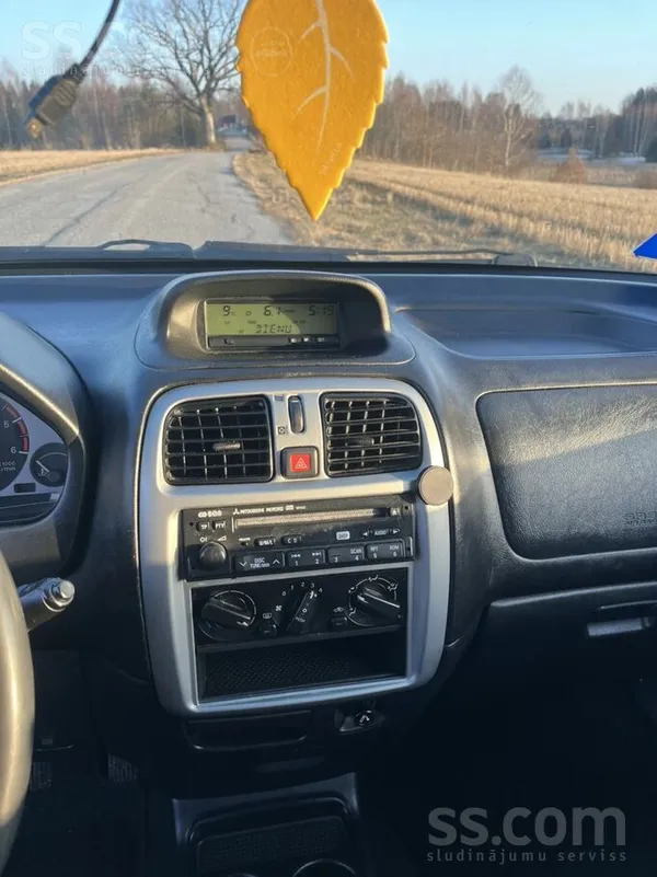 Pardodu . Mitsubishi Space Star 2002 gada 1.9 dīzeli ar manuālo kārbu patēri