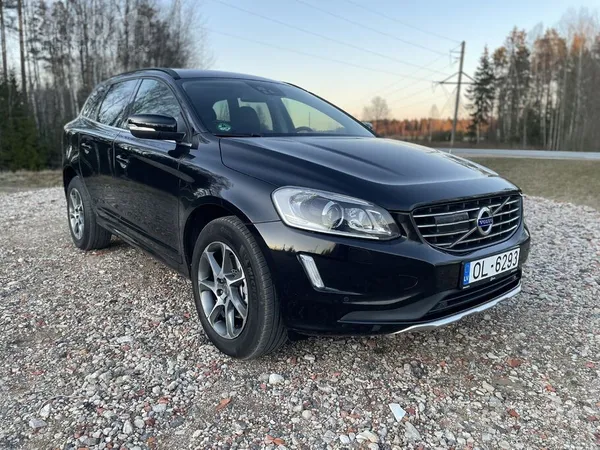 Volvo Xc60 ar D4 133kw motoru un automatisko kārbu. Auto