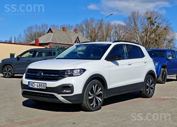 Volkswagen Volkswagen T-Cross ar 1.0Tsi benzīna dzinēju un ma