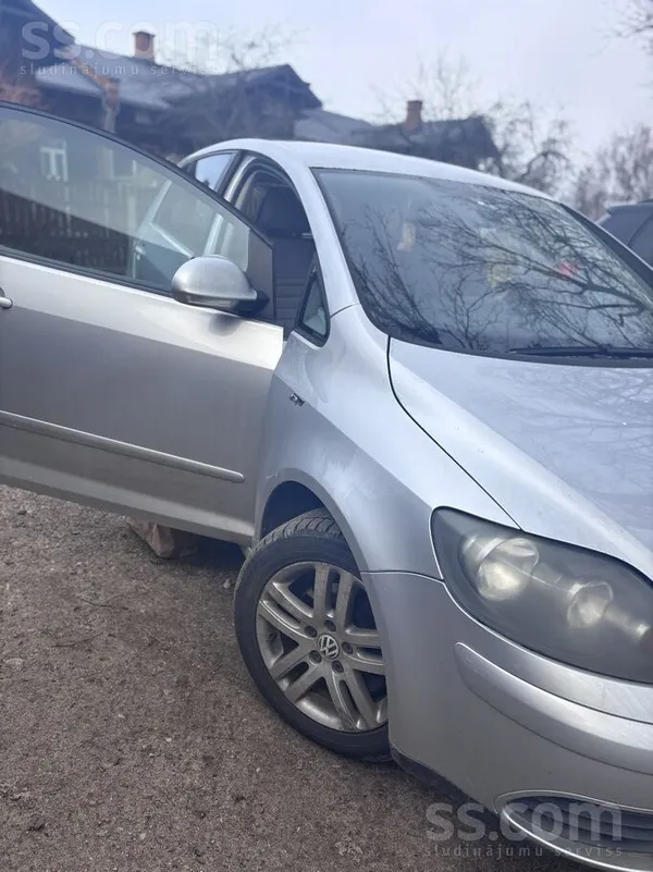 Volkswagen Mašīna labā tehniskā stāvoklī. Sīkāk pa tālruni, k