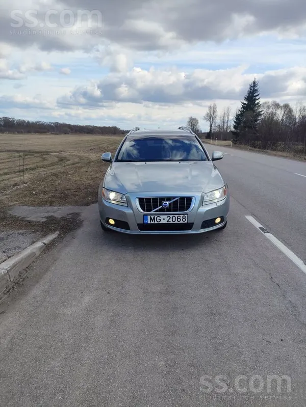 Volvo Pārdodam volvo v70 2.0d 136hp , kādu pus gadu atdz