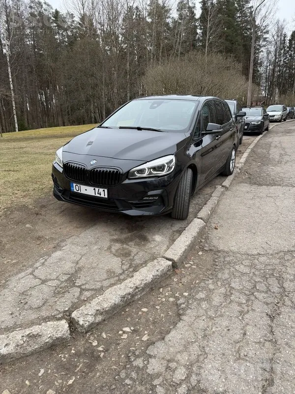 Pārdodu ļoti labu bmw, 190zirgi ar mazu nobraukumu. Pirkts Vācijā, skate uz