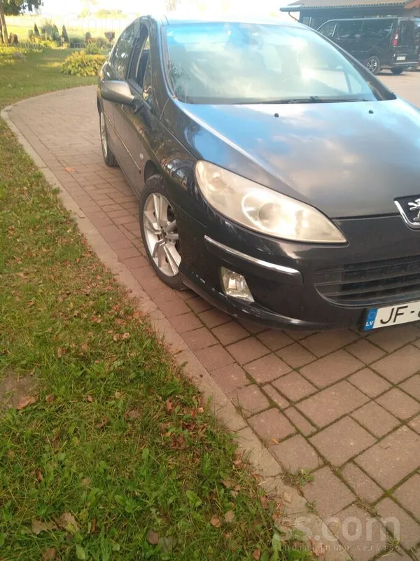 Tehniski un vizuāli labi saglabāts auto attiecīgi saviem gadiem. Komplektā z