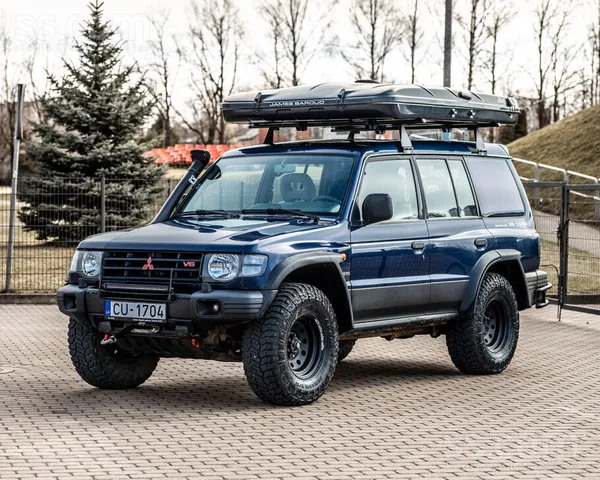 Pārdodu Mitsubishi Pajero, 3.5 benzīns/gāze, automāts. 
Labā tehniskā un vi