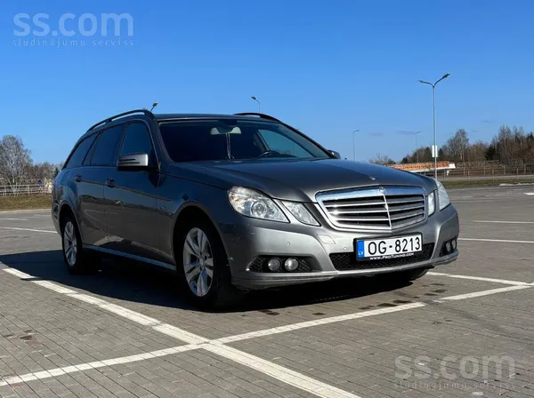 Mercedes-Benz E200, 2012.g. , manuālā ātrumkārba– ekonomisks un uzticams.
