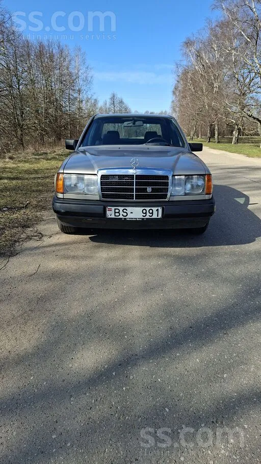 Nesteidzīgi pārdodu Mercedes 230. Auto netiek lietots ikdienā. Vizuāli un te