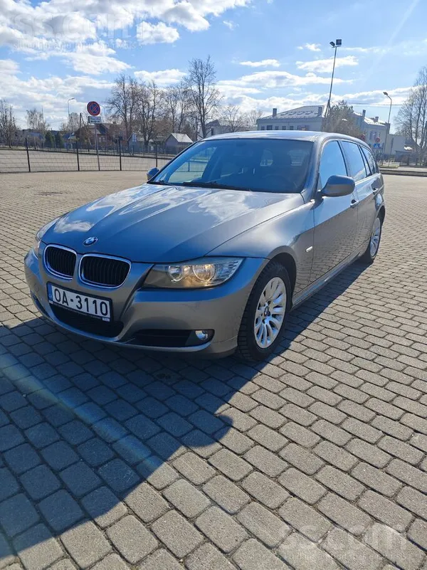 BMW BMW 320d ar 2.0 dīzeļdzinēju un automātisko ātrumk