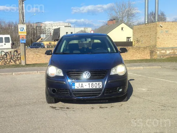 Volkswagen Ar ļoti labu komplektāciju Tour - apsildāmie sēdek