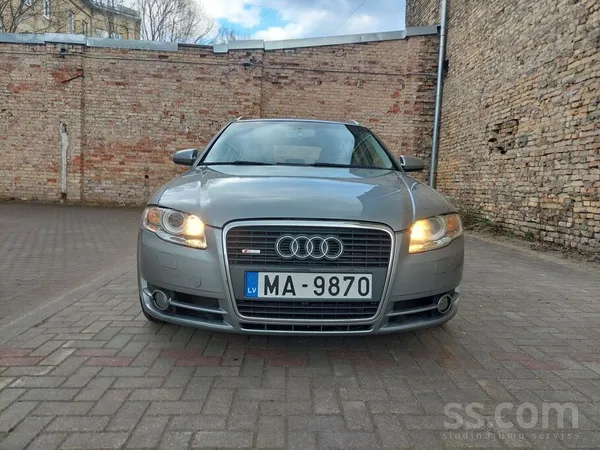 Audi Jaudīga automašina lābā stāvoklī atbilstoši vecuma