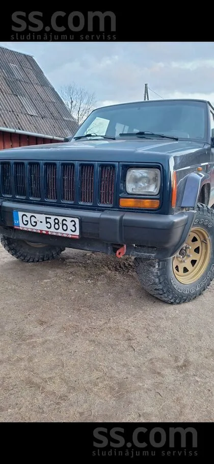 Pārdodu jeep cherokee xj ar labām dubļu riepām. Auto nav ideāls, bet tehnisk