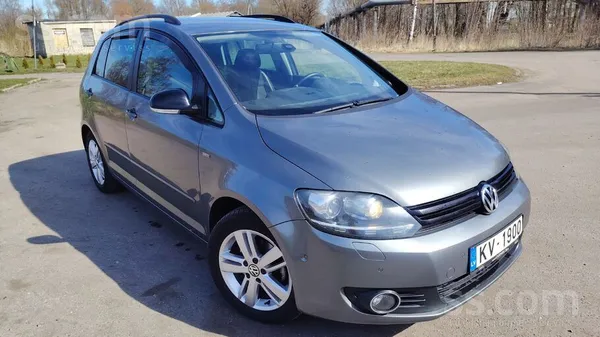 Volkswagen Golf Plus Match ir lieliskā stāvoklī un ļoti bagat