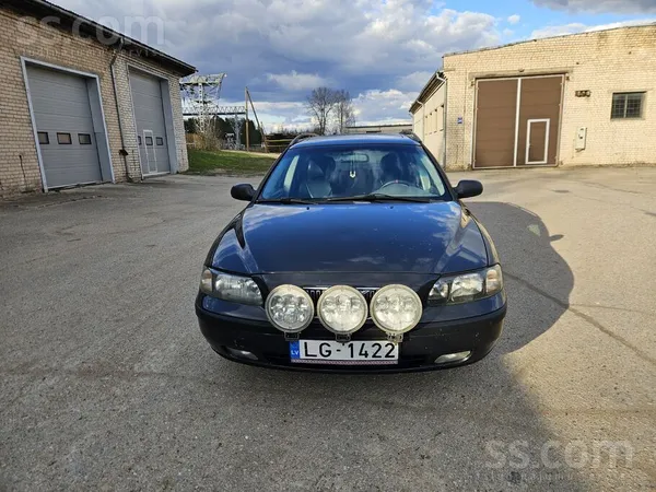 Volvo Pārdodu savu veco labo volvo v70 mk2 ar 2.5Tdi Aud