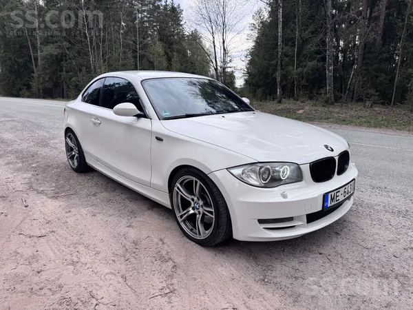 BMW BMW 123, 2.0d, 150kW, divas atslēgas, xenon, melni