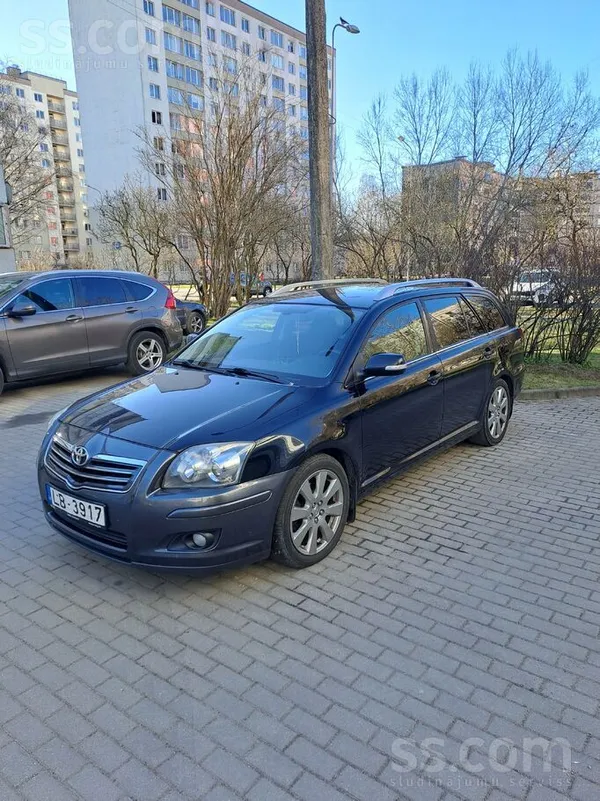 Pārdodu dīzels 2L D4D. Auto iegūldījumus neprasa, eļļa, filtri samainīti, ja