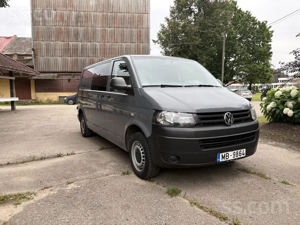 Volkswagen Pārdod VW Transporter (2014)