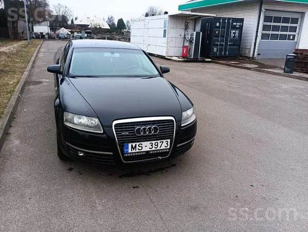Audi Автомобиль в хорошем техническом состоянии. Машина