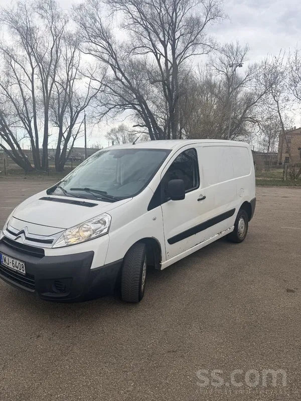 Pārdodu labu darba auto
Ir vietas kur nolobijusies krāsa, kad ņemtas nost u