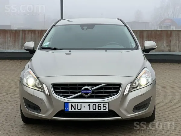 Volvo Volvo V60 2011.gads Ekonomisks 2.0 dīzeļa dzinējs