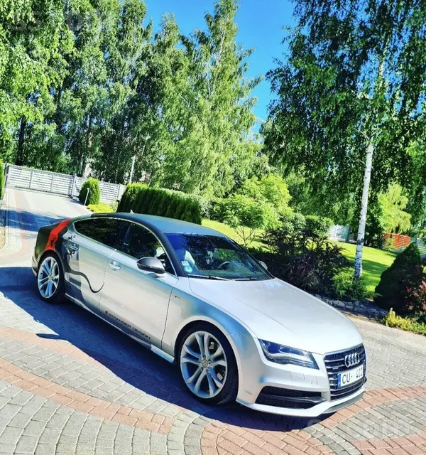 Pārdodu labu Audi A7 S-line, labā tehniskā un vizuālā stāvoklī, sakabes āķis