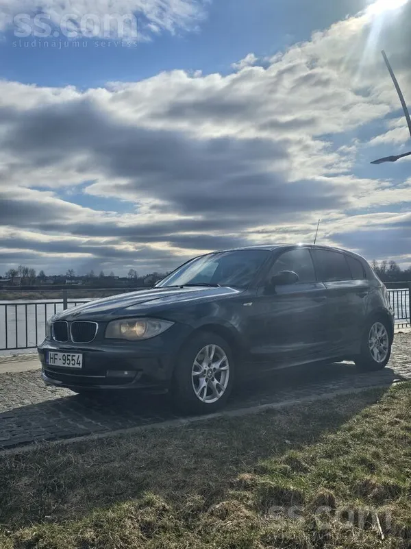 BMW Продаётся стильный и надёжный автомобиль BMW 118, 