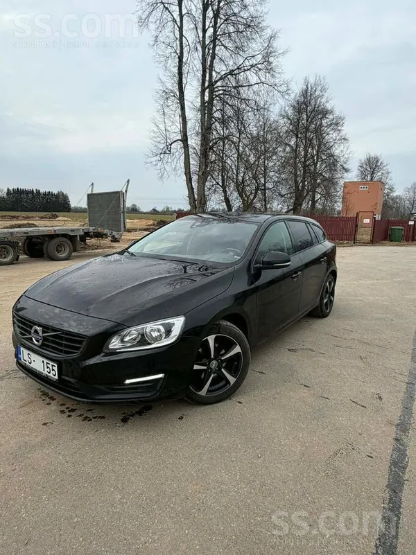 Volvo Pārdodu Volvo V60, 2015. gads