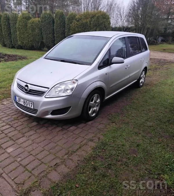 A2009 gada opel zafira 1.7 dīzelis skate līdz 12.06.2026 noskrējiens 325000