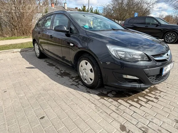 Pārdodu Opel Astra Sports Tourer. 
Svaiga TA. 2014 gads. 1, 7 dīzelis 74kw.