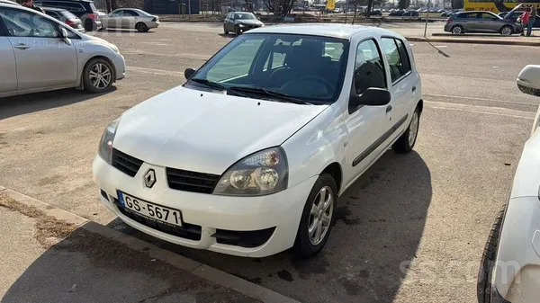 Pārdodu Renault Clio 1.2b 5 pakāpju manuālā. Labā stāvoklī. TĀ līdz 02.27 iz