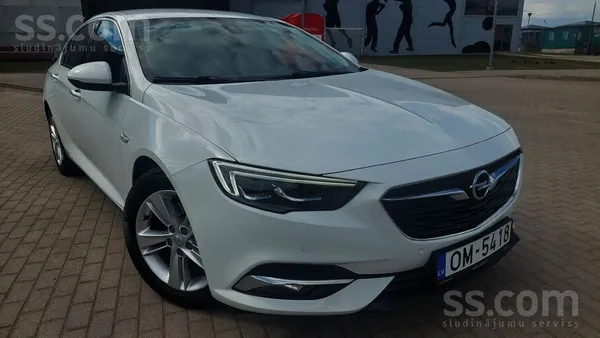Opel No Beļģijas. Opel Insignia Grand Sport. Pirma regi