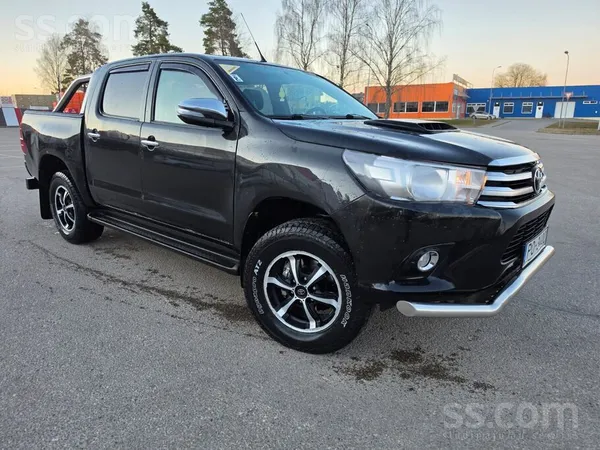Pārdod uzņēmums, Pvn iekļauts. Hilux Double Cab, teicamā stāvoklī, ieguldīju