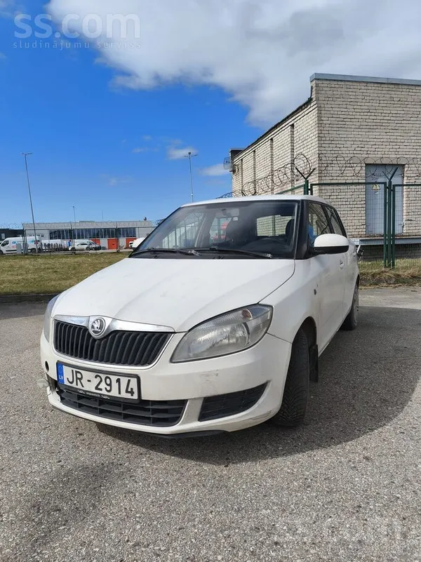 Uzņēmums pārdod Skoda Fabia. Automašīna apskatāma Ziemeļu iela 10, Mārupe, n
