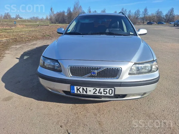 Volvo Продаётся машина, в хорошем техническом и визуальн