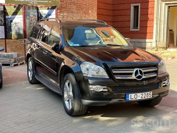 Pārdodu Mercedes Benz GL 500, oriģināls nobraukums, uzstadīta gazes iekārta,