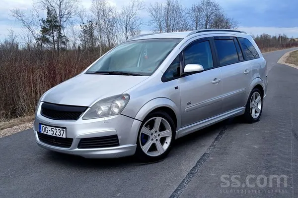 Opel Pārdodās skaists opel zafira ar jaunu T. A un noma