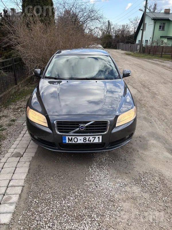 Volvo Pārdod Volvo S80. Pēdējos sešus gadus viens īpašni