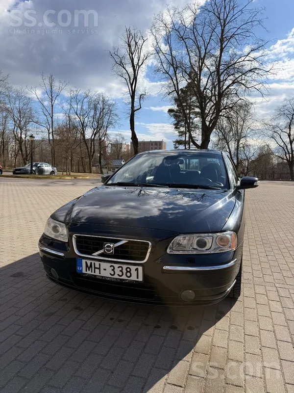 Volvo Продается автомобиль в хорошем состоянии: