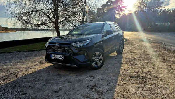 Toyota Privātpersona pārdod Toyota Rav4 Hybrid, 2022. gad